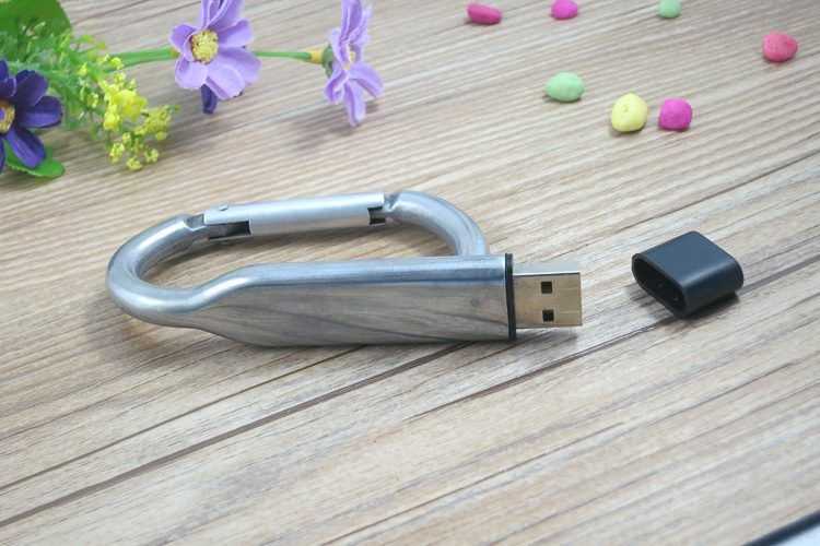 Memoria USB formato mosquetón, totalmente metálico