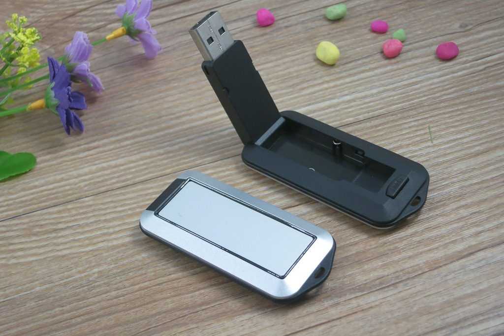 Memoria USB en metal/PVC con cabezal retráctil