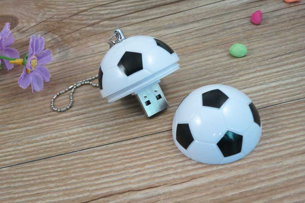 Memoria USB con formato balón de fútbol