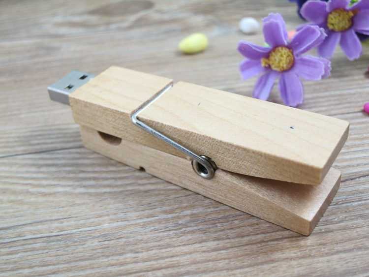 Memoria USB en madera, formato pinza para ropa