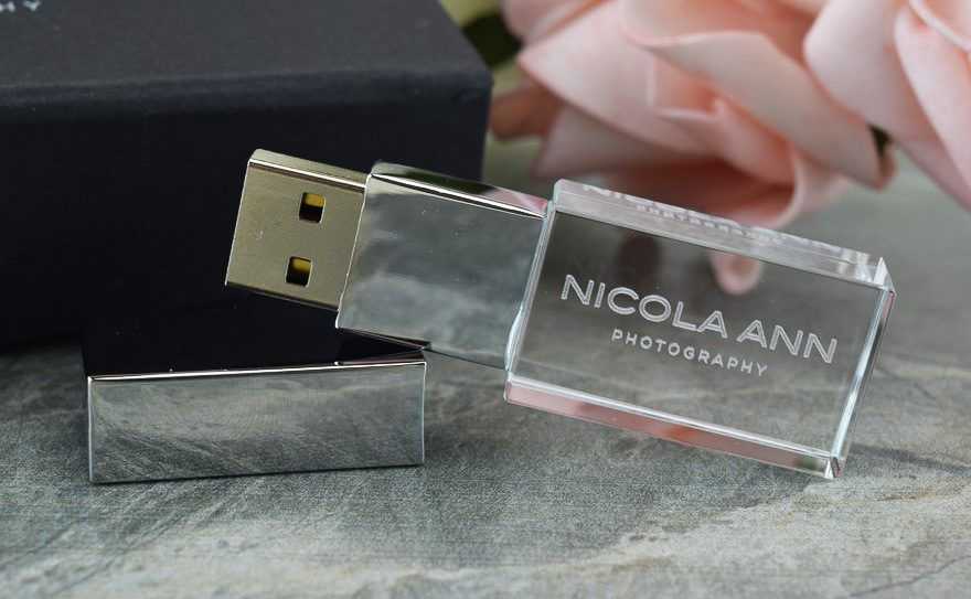 Pendrive USB cristal grabado láser con LED