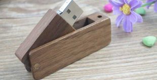 Memoria USB madera tapa giratoria
