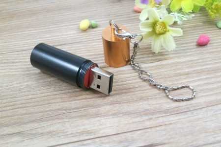 Memoria USB pila alcalina