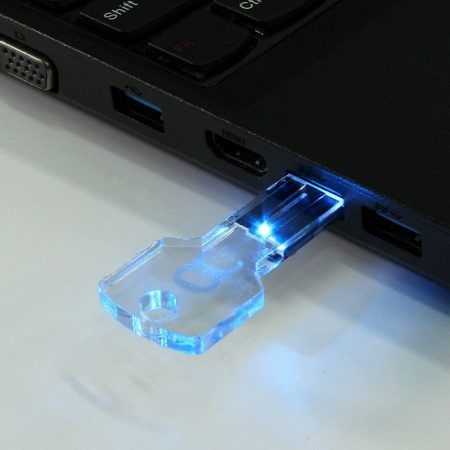 Pendrive USB llave transparente LED